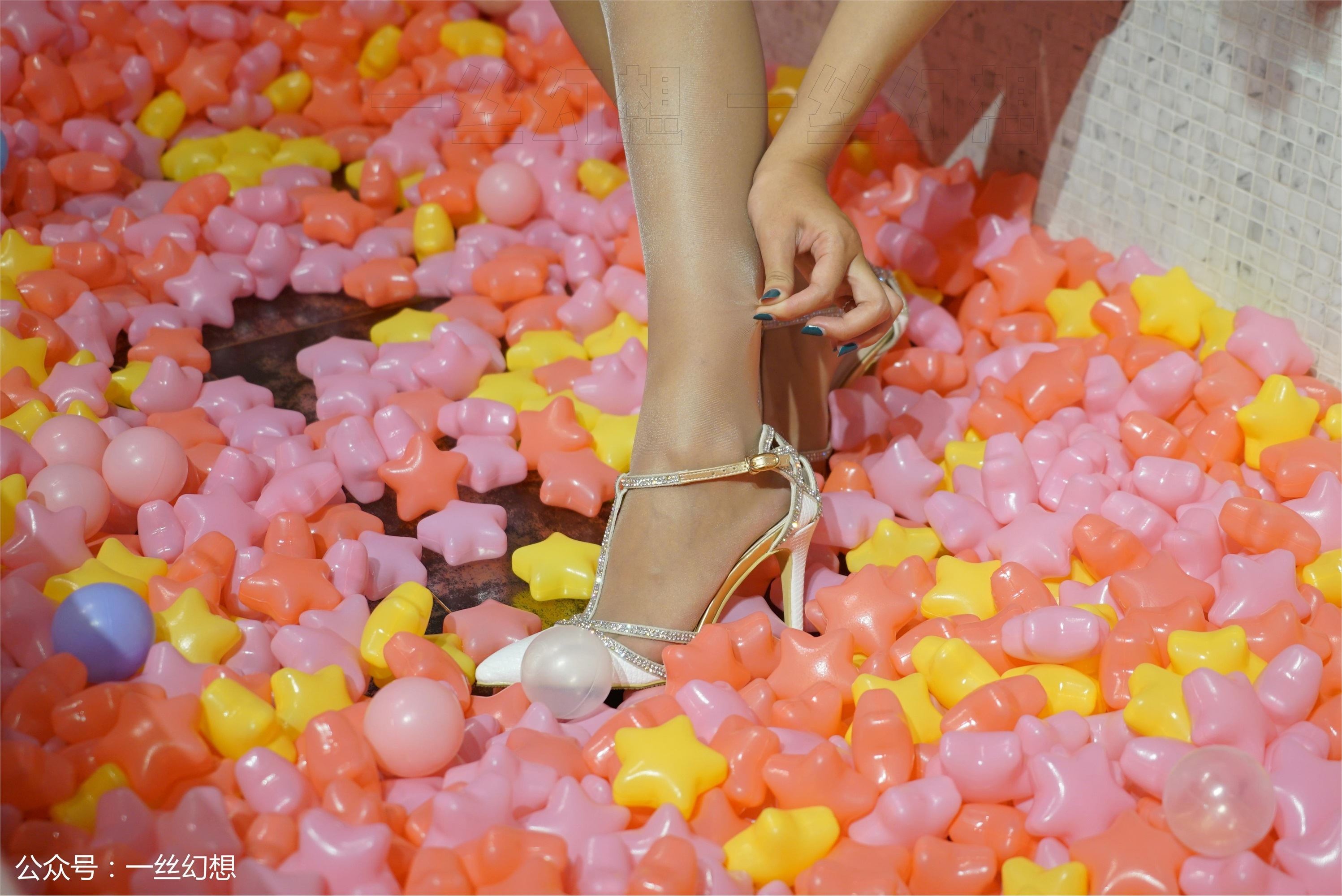 高丝女子图鉴 袜小喵×一丝幻想 NZ039 糖糖